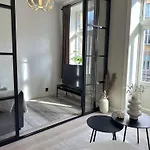 Elegant With A Location In Appartement *